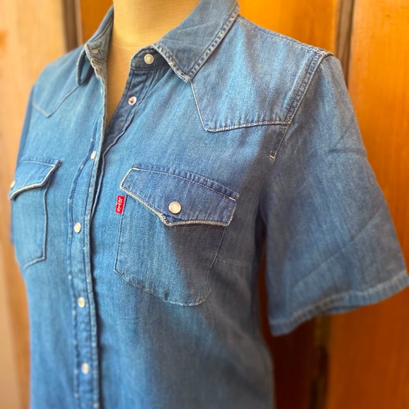 Levi button down - Picture 1 of 4